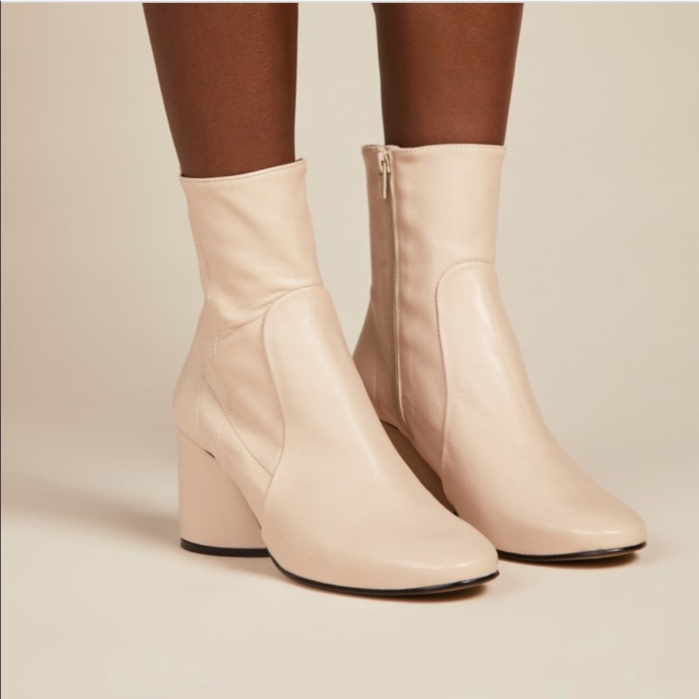 NWT intentionally blank cloud luck boot